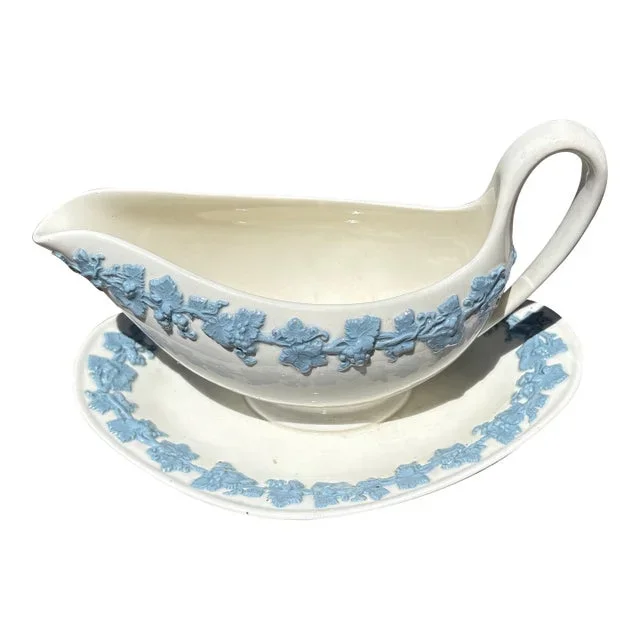 1940s Wedgwood Queensware Gravy Boat