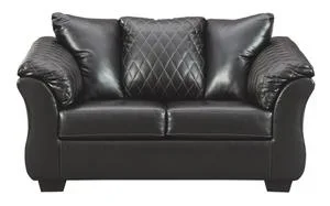 Betrillo Loveseat