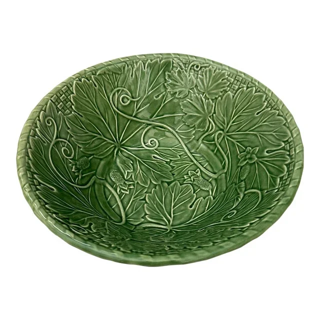 Bordallo Pinheiro Ivy Green Large Serving Bowl