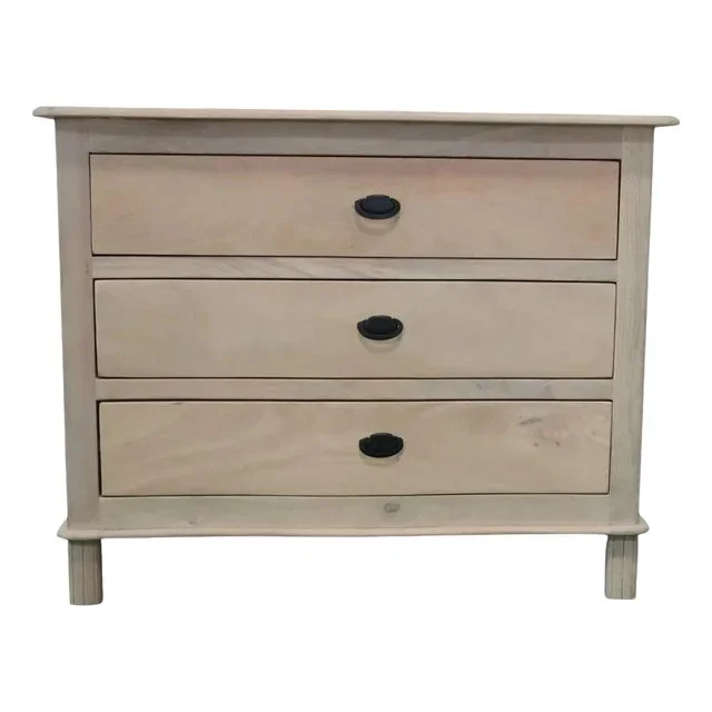 Coastal 3-Drawer Bachelor’s Chest