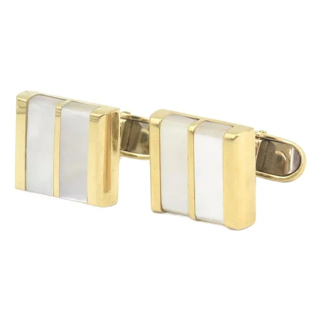 Late 20th Century Tiffany & Co. Mother of Pearl 18k Yellow Gold Cufflinks – 2 Pieces