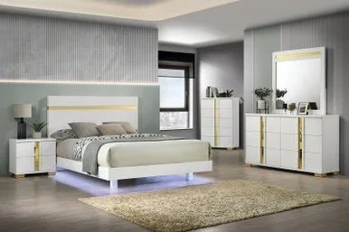 LILLESTROM 5 Pc. Queen Bedroom Set w/ Chest / FM7217WH-Q-5PC-CHEST
