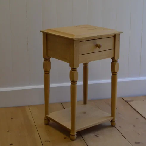 Petite Lamp Table