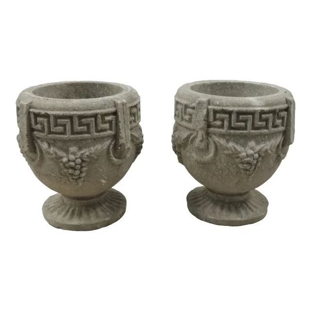 Vintage Stone Garden Urns Ornaments/Planters – Set of 2